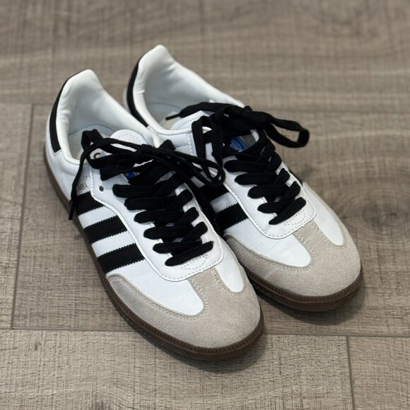 ADIDAS SAMBA shoes -- Men 7.5 / Women 8.5 - Picture 1 of 8